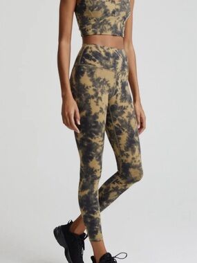 NWT- Varley Let’s Go 25 Olive & Black Tie-Dye High-Waist Leggings